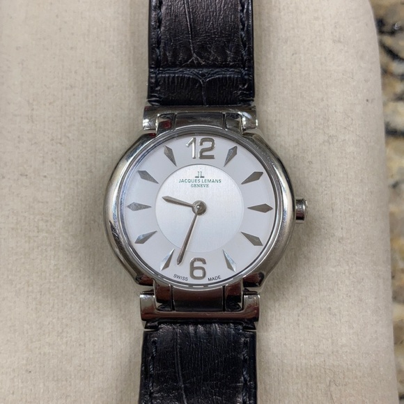 Women’s Swiss Watch - Picture 1 of 4